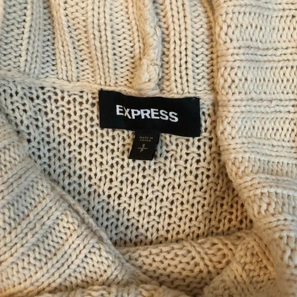 Knit Oversized Sweater Express size Small - Picture 7 of 17